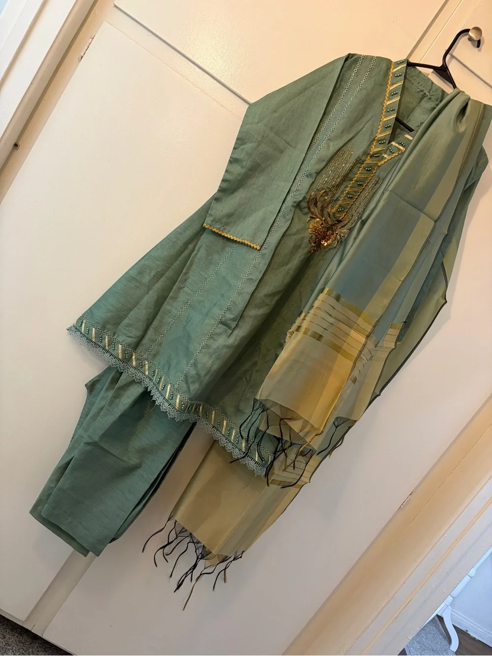 Pakistani Embroidered Seafoam Green Kurta Set